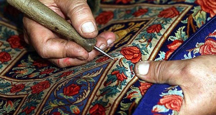 رنگرزی فرش در قالیشویی چگونه است؟